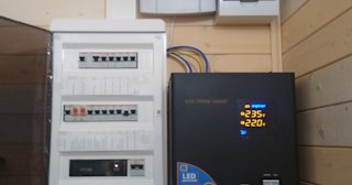 Установка и подключение стабилизаторов напряжения от 577 руб в Добрянке - ЭлектроДбр
