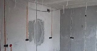 Прокладка кабеля в штробе в Добрянке – расценки от 210 руб - ЭлектроДбр